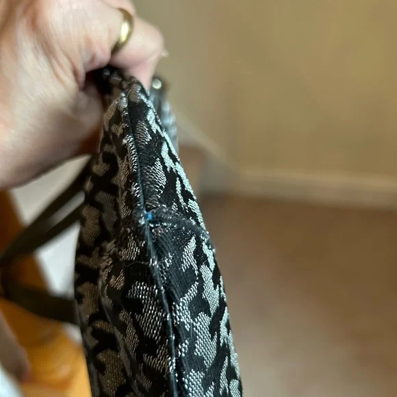 New York & Company Black and Gray Shoulder Bag - Picture 9 of 10